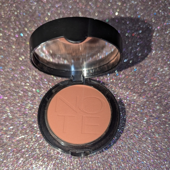 05 Desert Rose Note Luminous Silk Compact Blusher - Picture 3 of 7